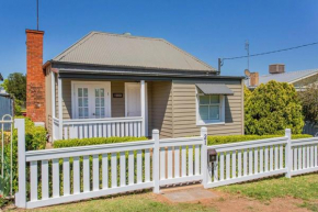 Cowra Cottage, Cowra